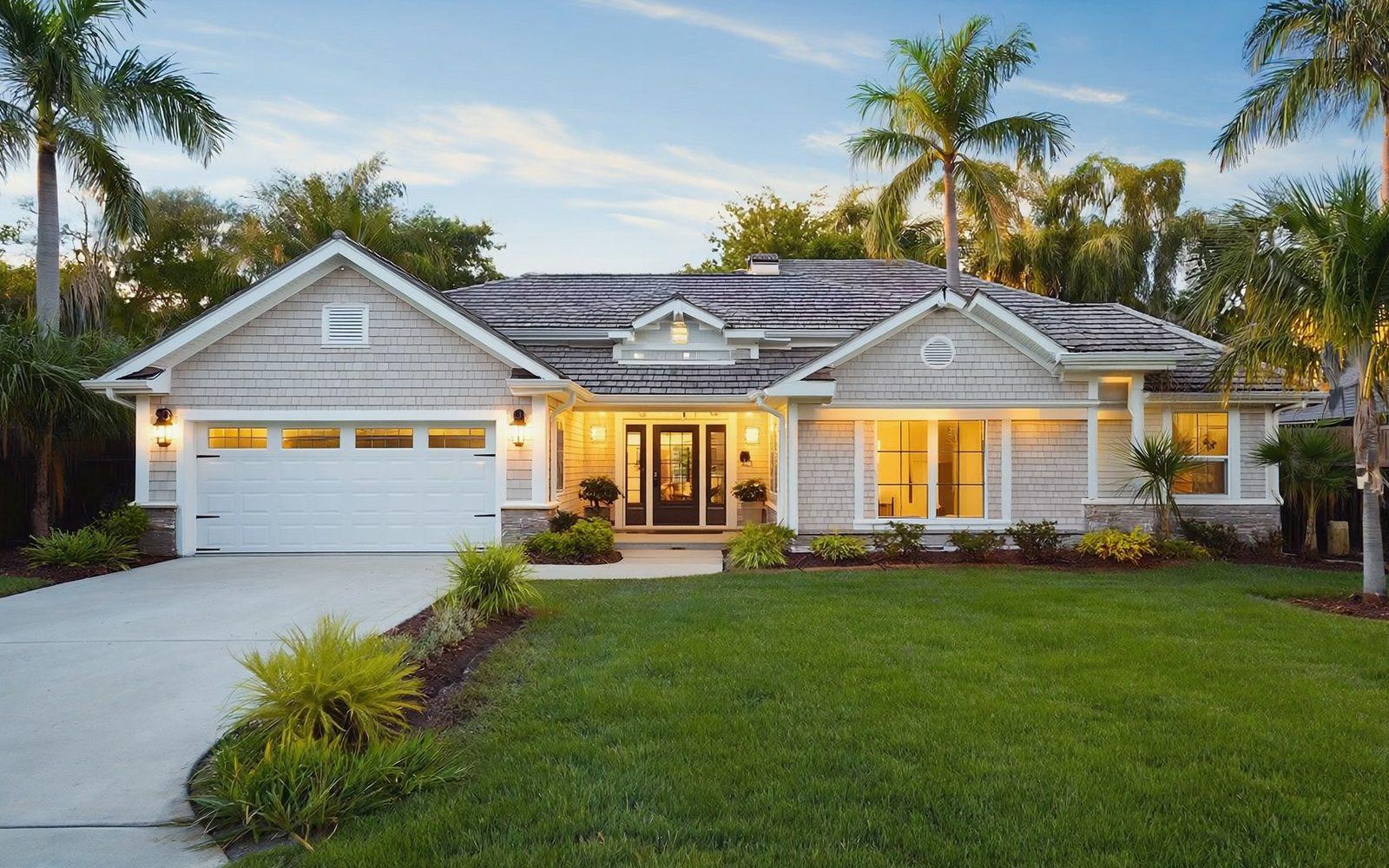 Pressure washing and soft wash on a Central Florida home by Toro Pressure Washing in Orlando